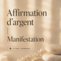 Femme méditant avec des affirmations écrites sur un journal
