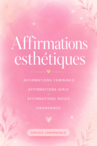 Femme réfléchissant devant un miroir en répétant des affirmations positives et inspirantes.