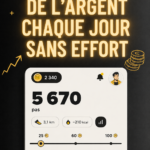 Femme souriante travaillant sur son ordinateur pour gagner de l'argent en ligne