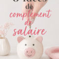 Femme souriante travaillant sur son ordinateur à domicile, pendant qu'elle planifie des idées de complément de salaire.