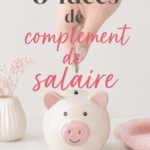 Femme souriante travaillant sur son ordinateur à domicile, pendant qu'elle planifie des idées de complément de salaire.