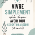 Un coin de vie frugale avec des plantes vertes et des objets décoratifs simples