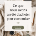 Une femme examine ses dépenses mensuelles pour mieux gérer son budget.