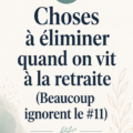 Une femme réfléchissant à ses dépenses pour mieux gérer son budget à la retraite.
