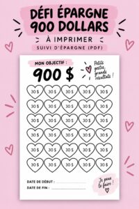 Femme souriante consultant un plan d'épargne de 900 euros dans un carnet.